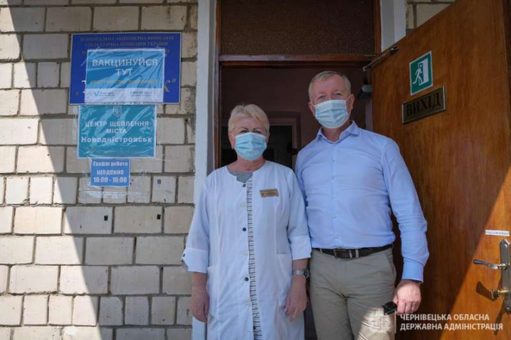 Сергій Осачук відвідав усі центри масової вакцинації на Буковині
