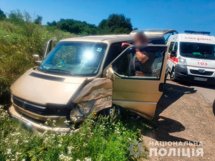 З’явилися подробиці аварії на виїзді з Чернівців: потерпілих госпіталізували
