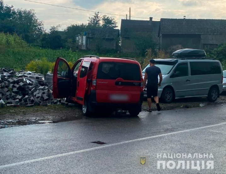 На автотрасі "КПП Дяківці-Герца-Чернівці" сталася аварія: постраждала водійка
