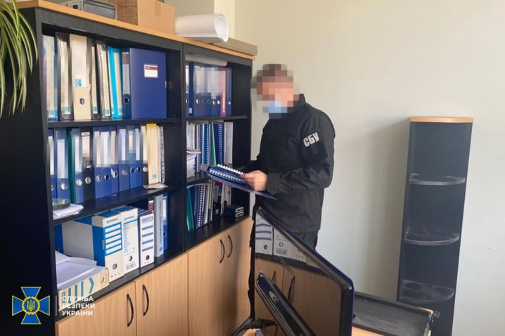 Привласнили понад мільйон гривень: на Буковині викрили схему розкрадання коштів, які призначені для ліквідації наслідків повені Привласнили понад мільйон гривень: на Буковині викрили схему розкрадання коштів, які призначені для ліквідації наслідків повені