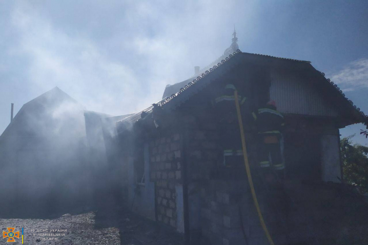 На Сокирянщині ледь не згорів житловий будинок через коротке замкнення