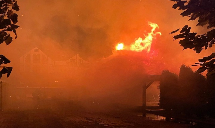 На Буковині рятувальники ліквідували пожежу в будівлі сауни