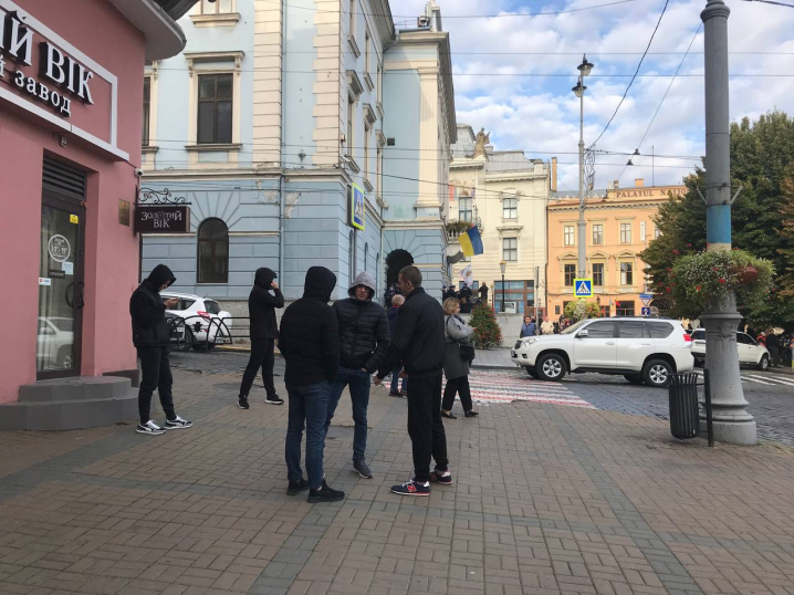Міська влада змусила прийти до ратуші студентів: Клічук ховається за спинами дітей?