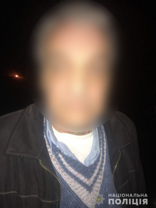 У Чернівцях водій таксі під час конфлікту вдарив пасажира викруткою в живіт