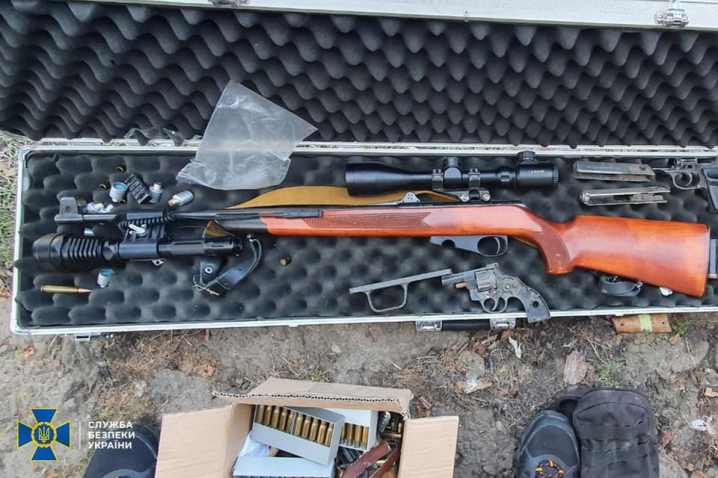 Двоє чоловіків на Буковині облаштували підпільну зброярню 