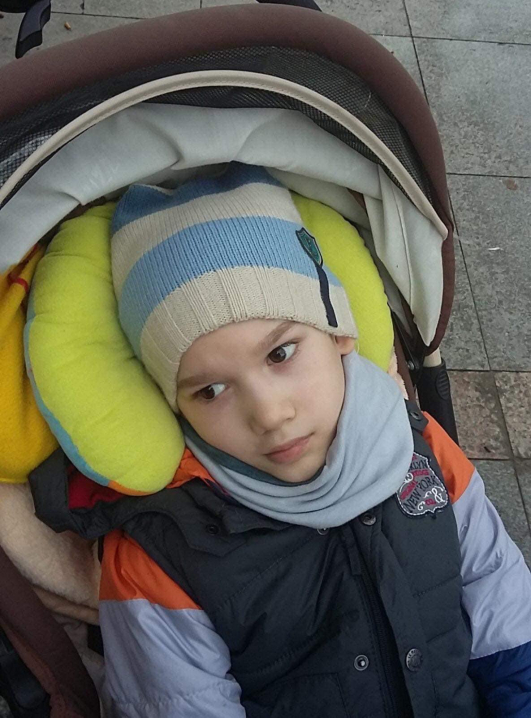 10-річний Сашко з Буковини потребує вашої допомоги