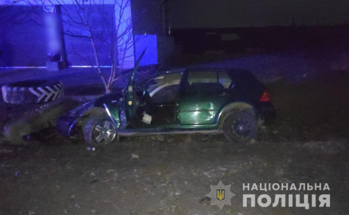 На Буковині під час зіткнення автівок постраждав 18-річний хлопець На Буковині під час зіткнення автівок постраждав 18-річний хлопець