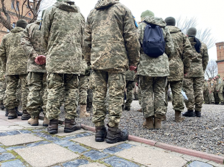 На Буковину після виконання бойових завдань в районі ведення ООС повернулися бійці 10-тої бригади