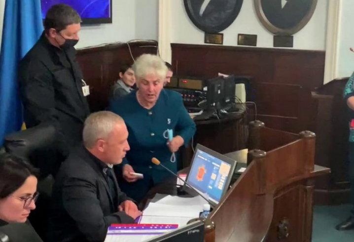 Літня жінка подарувала Клічуку свою пенсію 1854 грн і побажала провести на них Новий рік