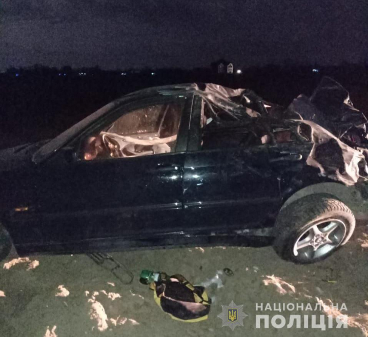 У селищі Берегомет автівка влетіла у металеву огорожу: водій загинув