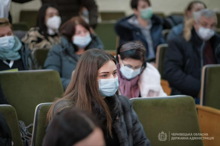 Вакцинація від COVID-19: для буковинських медиків проводять тренінг