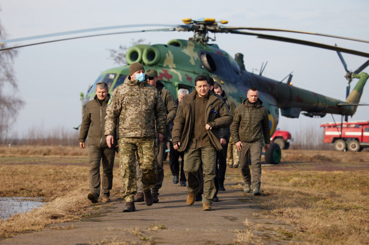Ситуація на кордонах України контрольована, але відведення російських військ поки що не фіксується – Президент(фото)