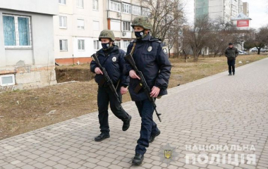 Поліцейські продовжують посилено стежити за правопорядком на Буковині