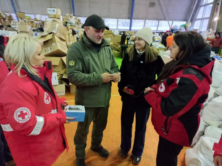 Наші друзі завжди поруч: Червоний Хрест передав Буковині гуманітарну допомогу