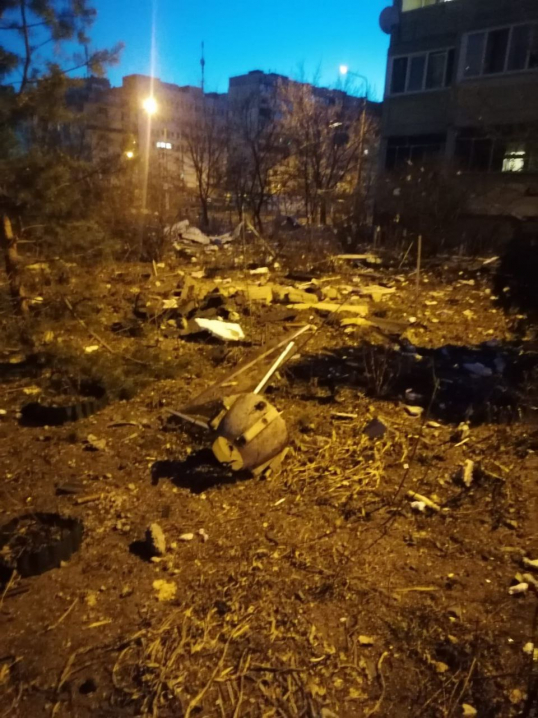У Києві залишки збитої ворожої ракети впали на багатоповерхівку, є загиблий і поранені