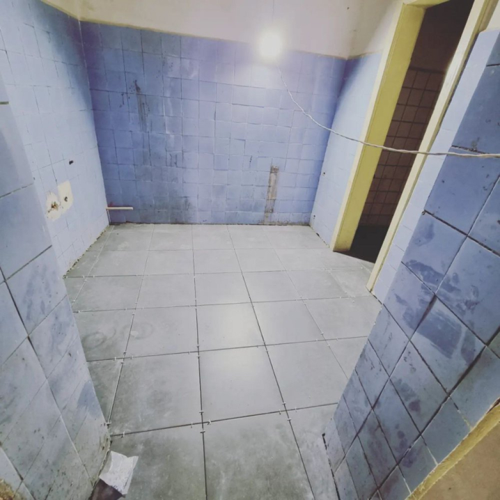 Допомога переселенцям: у місті Хуст будують новий хостел для переселенців Допомога переселенцям: у місті Хуст будують новий хостел для переселенців