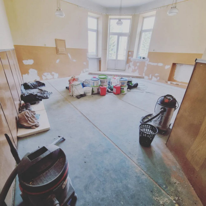 Допомога переселенцям: у місті Хуст будують новий хостел для переселенців Допомога переселенцям: у місті Хуст будують новий хостел для переселенців