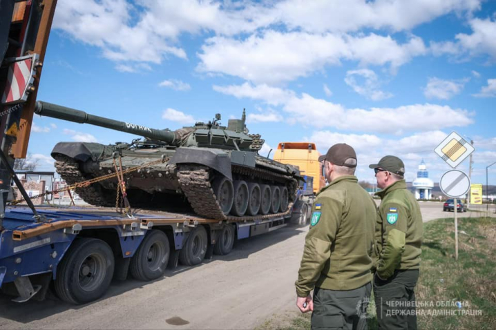Буковинські бійці 107 бригади ТрО здобули трофей – танк окупантів