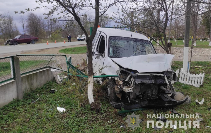 На Вижниччині у ДТП травмувалась 19-річна дівчина