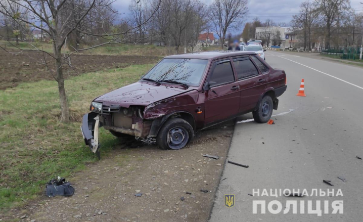 На Вижниччині у ДТП травмувалась 19-річна дівчина