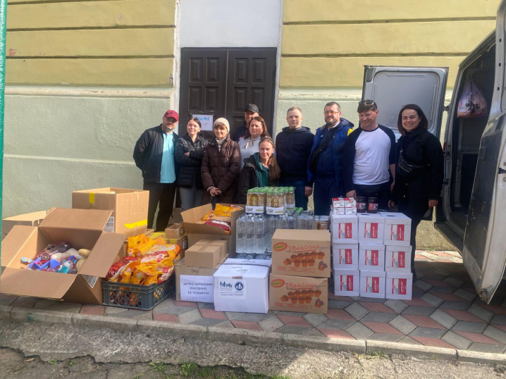 Вимушені переселенці отримують допомогу із Гуманітарного штабу Буковини