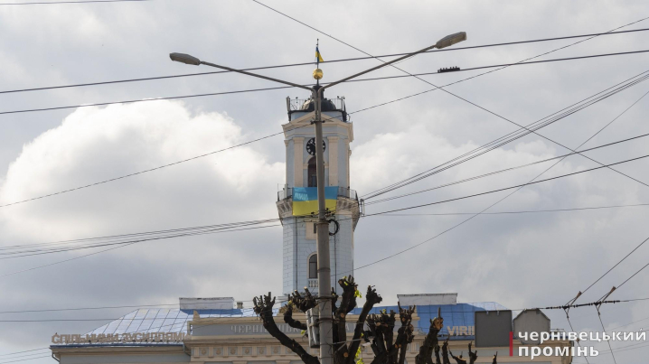 У Чернівцях оновили пам‘ятник позаду пам‘ятника Тараса Шевченка (ФОТО) 