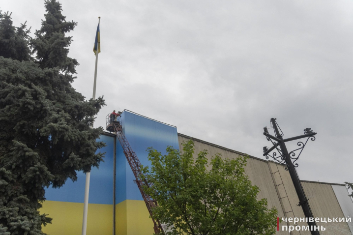 У Чернівцях оновили пам‘ятник позаду пам‘ятника Тараса Шевченка (ФОТО) 