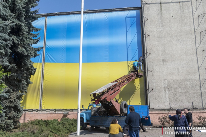 У Чернівцях оновили пам‘ятник позаду пам‘ятника Тараса Шевченка (ФОТО) 