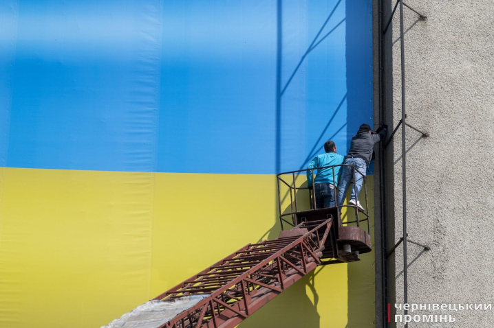 У Чернівцях оновили пам‘ятник позаду пам‘ятника Тараса Шевченка (ФОТО) 