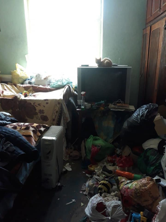 Вкрай погані умови проживання: на Буковині трьох сестричок вилучили із сім’ї (фото)