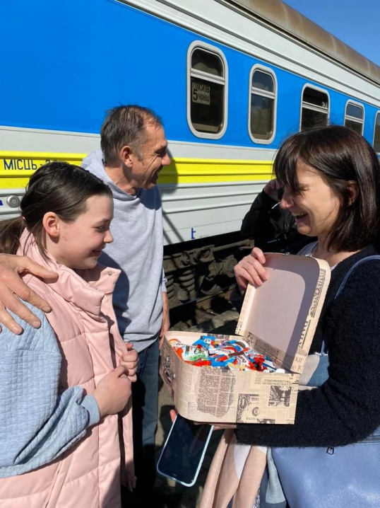 Кіра Обединська, яку росіяни примусово вивезли з Маріуполя, приїхала в Чернівці Кіра Обединська, яку росіяни примусово вивезли з Маріуполя, приїхала в Чернівці