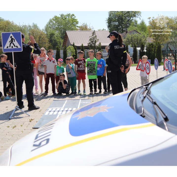 Буковинські патрульні вчили дітей правил дорожнього руху
