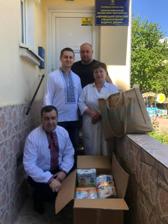 У соціальні заклади Буковини передали допомогу від представників української діаспори в Італії