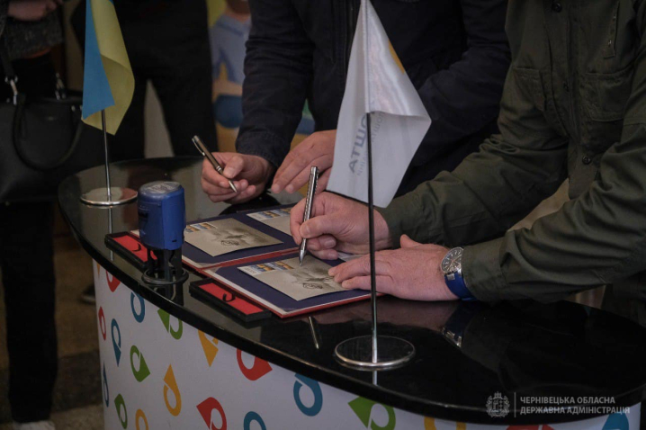 Сергій Осачук взяв участь у погашенні марки «Русскій воєнний корабль… Всьо!»