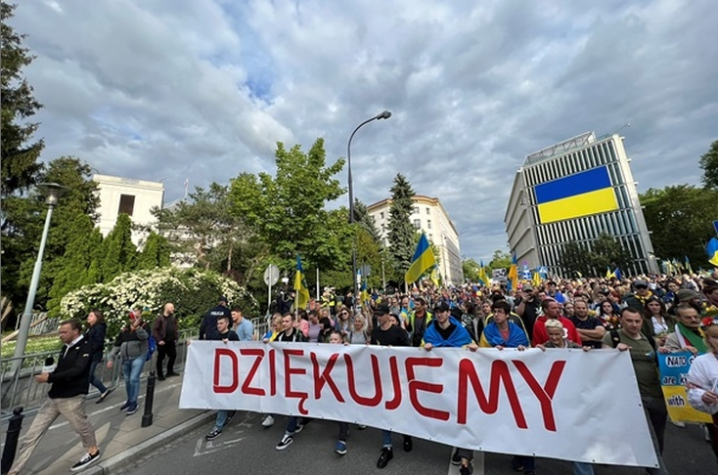 У Варшаві українці провели марш подяки польському народу