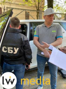 На Львівщині затримали екс-чиновника та журналіста за підозрою у розкраданні гумдопомоги