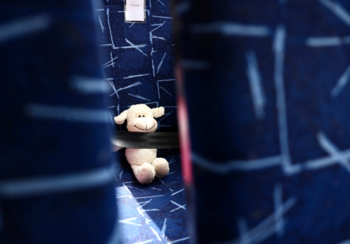 Екскурсія, яка ніколи не відбудеться: у Львові стоять порожні шкільні автобуси в пам'ять про загиблих дітей