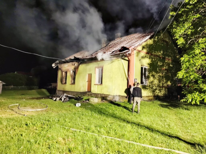 На Буковині чоловік підпалив магазин, бо там власник не спілкувався з ним румунською мовою