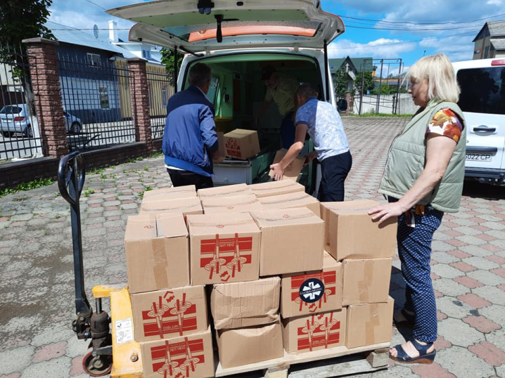 На Вижниччину надійшов гуманітарний вантаж від румунських благодійників