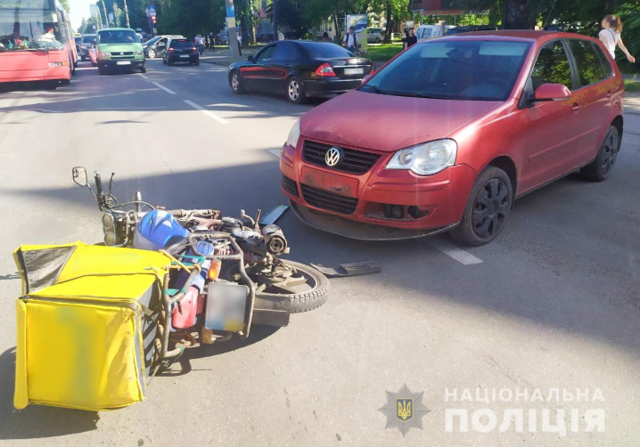 Постраждав мотоцикліст: правоохоронці розповіли деталі про ДТП у Чернівцях