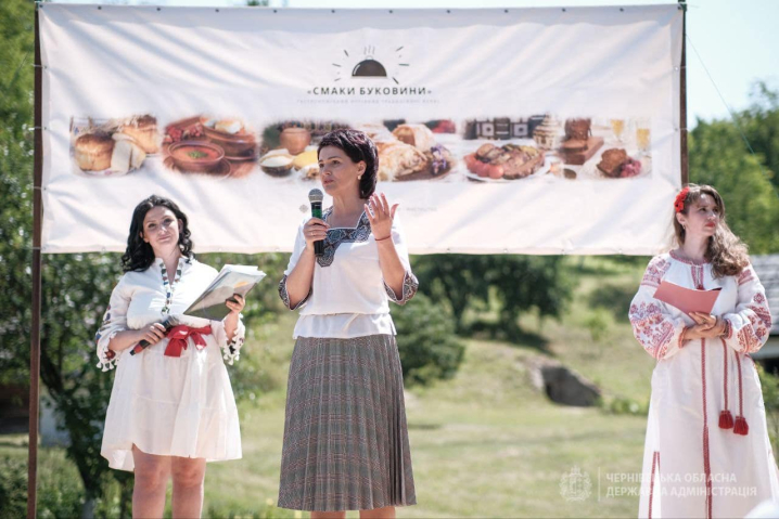 Ковбаски, сало, банош: у Чернівцях пройшла презентація гастропутівника "Смаки Буковини"
