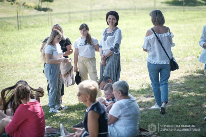 Ковбаски, сало, банош: у Чернівцях пройшла презентація гастропутівника "Смаки Буковини"