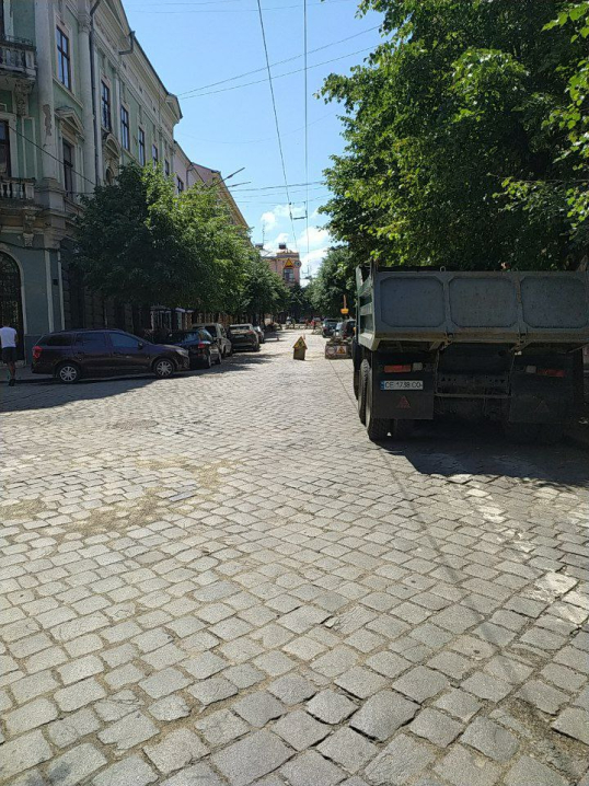 Черговий "довгобуд" чернівецької влади: ремонт вулиці Бандери досі не завершено