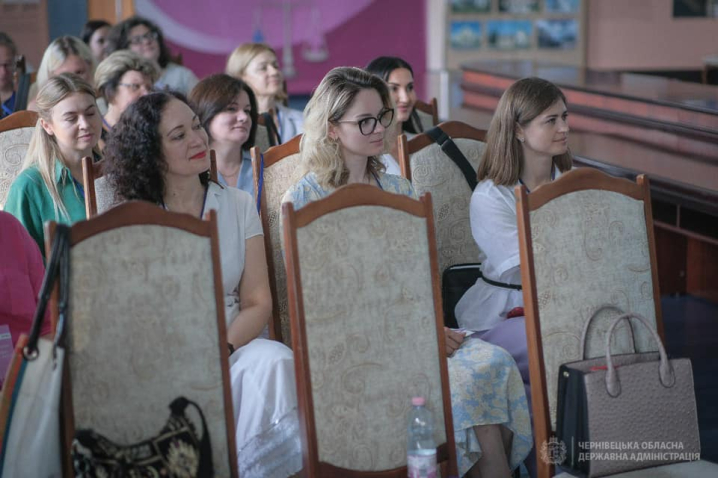 Жінки Буковини об'єднуються заради кращого майбутнього: у Чернівцях відбувся форум жінок