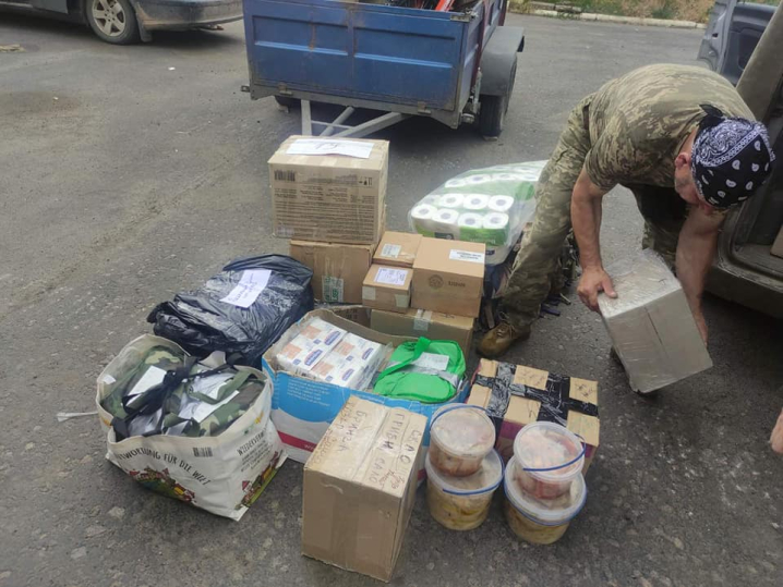 Українські військові отримали гуманітарну допомогу із Вижниччини