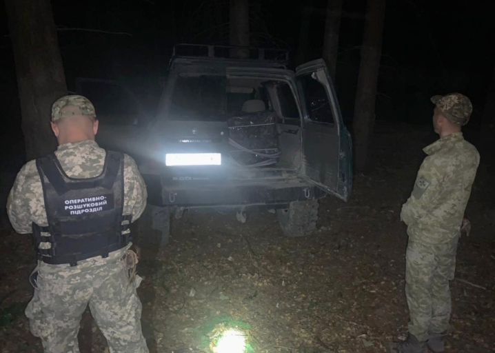 На Буковині прикордонники затримали групу контрабандистів