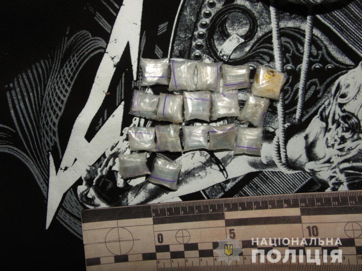 У Чернівцях арештували наркоторговця-закладчика: йому загрожує до 10 років тюрми