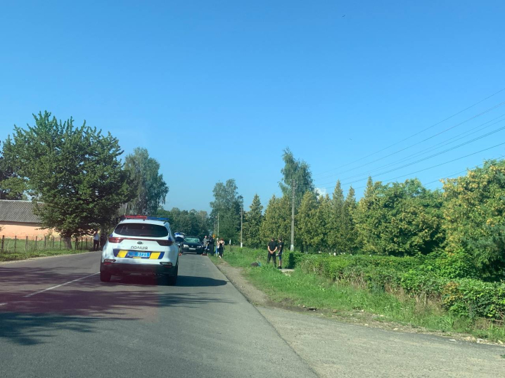 У Лукавцях на Вижничині трапилась ДТП: автомобіль збив велосипедистку