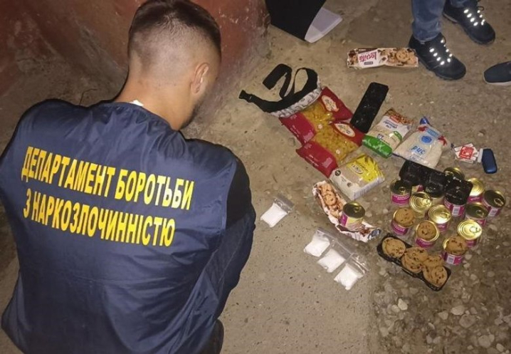 У Львові поліцейські затримали наркокур’єра, який розповсюджував наркотики по всій Україні
