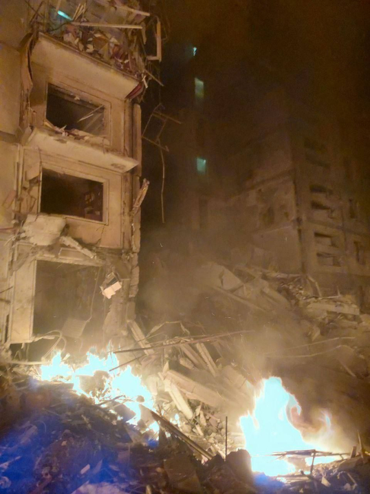 12 загиблих та 49 поранених: вночі окупанти обстріляли Запоріжжя